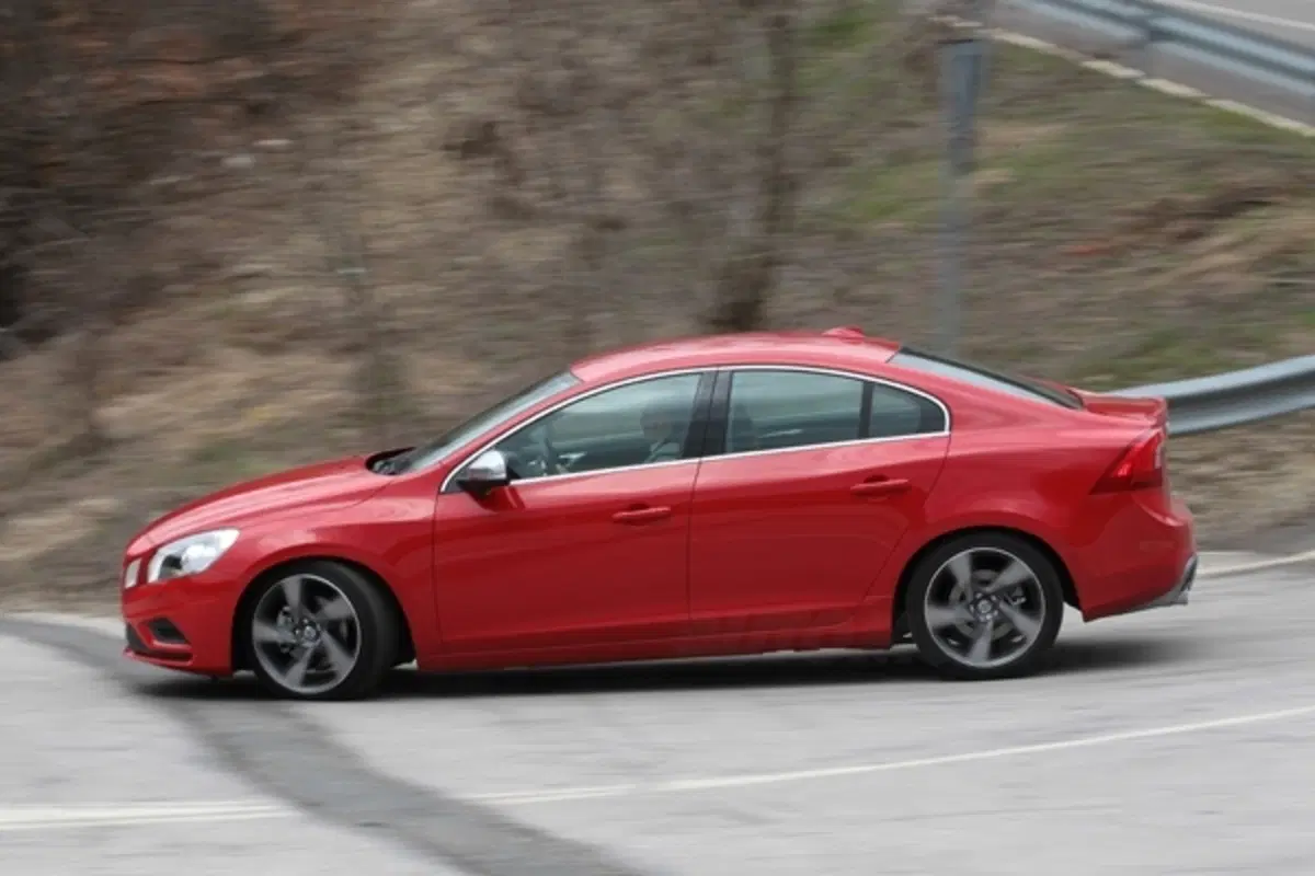 Volvo V60 R-Design (10)