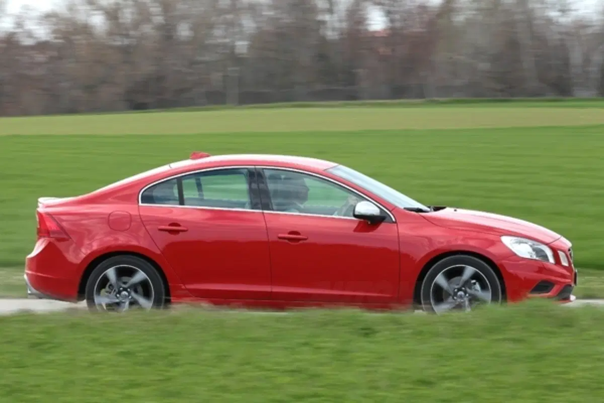 Volvo V60 R-Design (11)