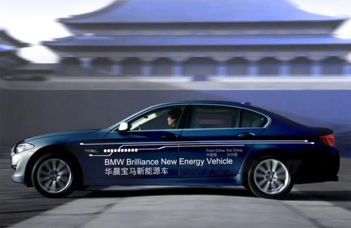 BMW Brilliance ibrida Plug-in (5)