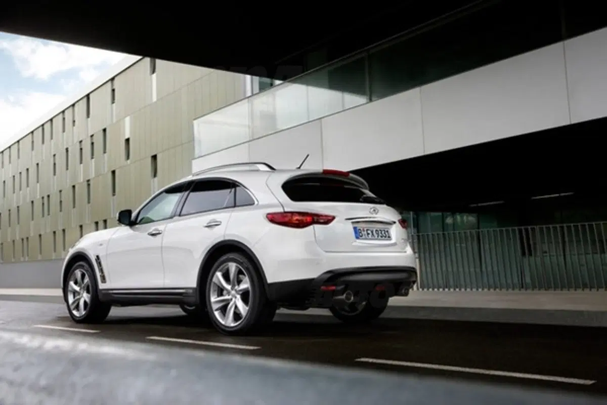 Infiniti FX M.Y. 2011 (4)