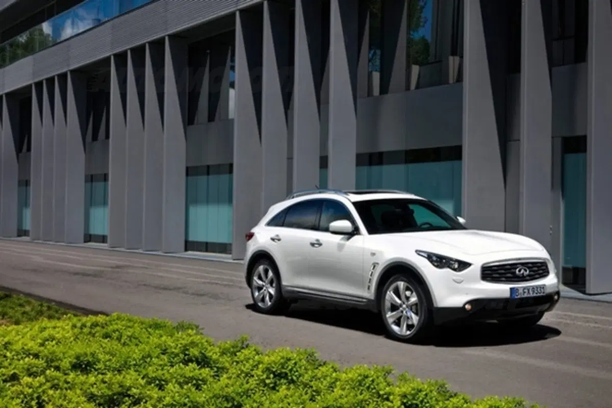 Infiniti FX M.Y. 2011 (5)