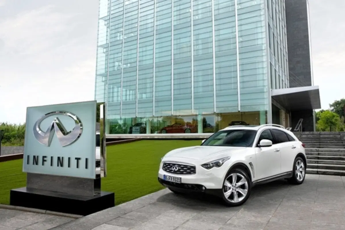 Infiniti FX M.Y. 2011 (7)