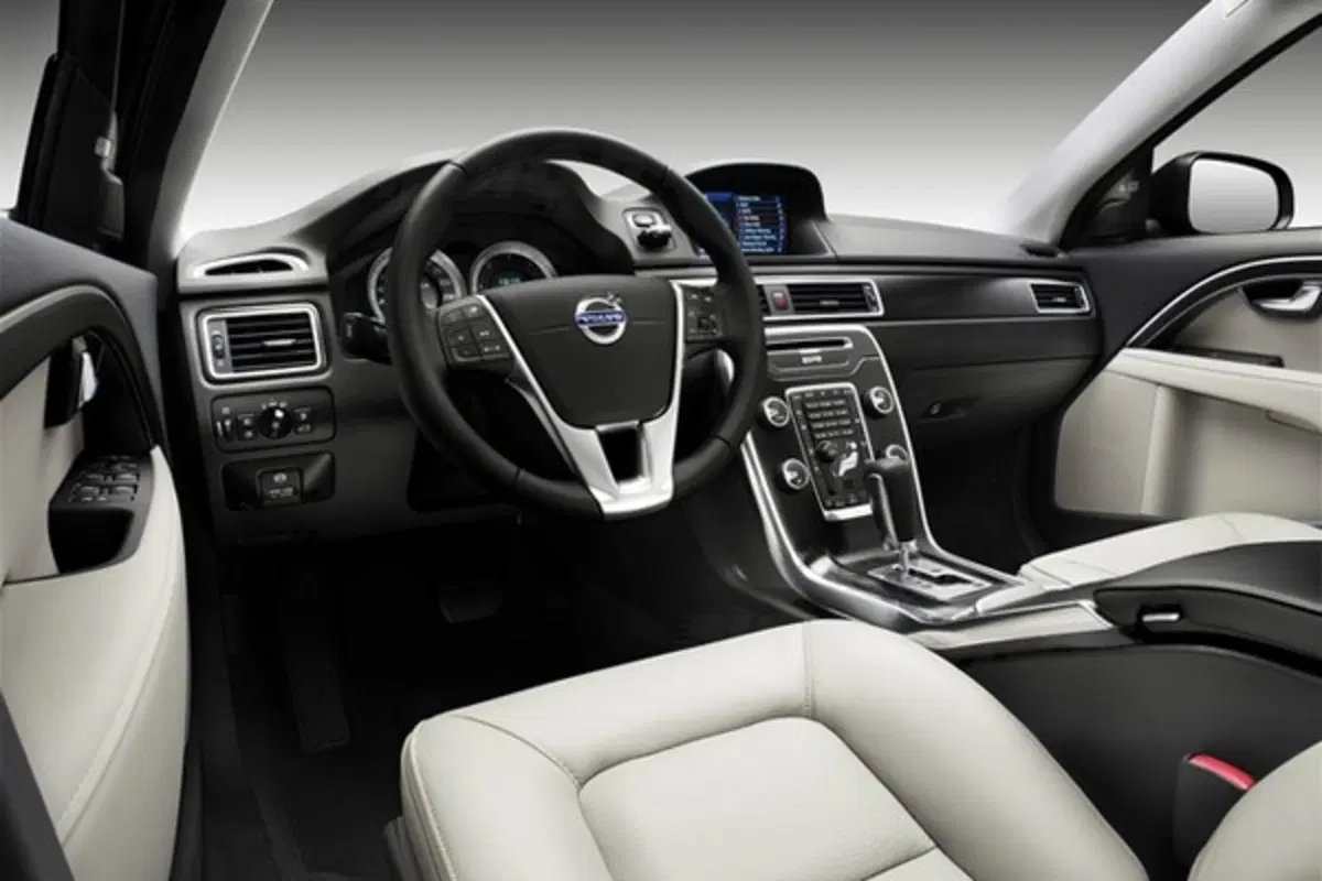 Volvo XC70, V70 e S80: 215 CV per il D5 (3)