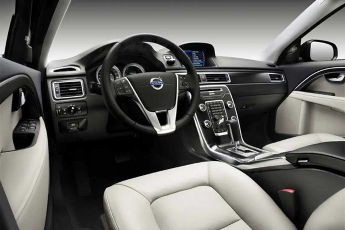 Volvo XC70, V70 e S80: 215 CV per il D5 (8)