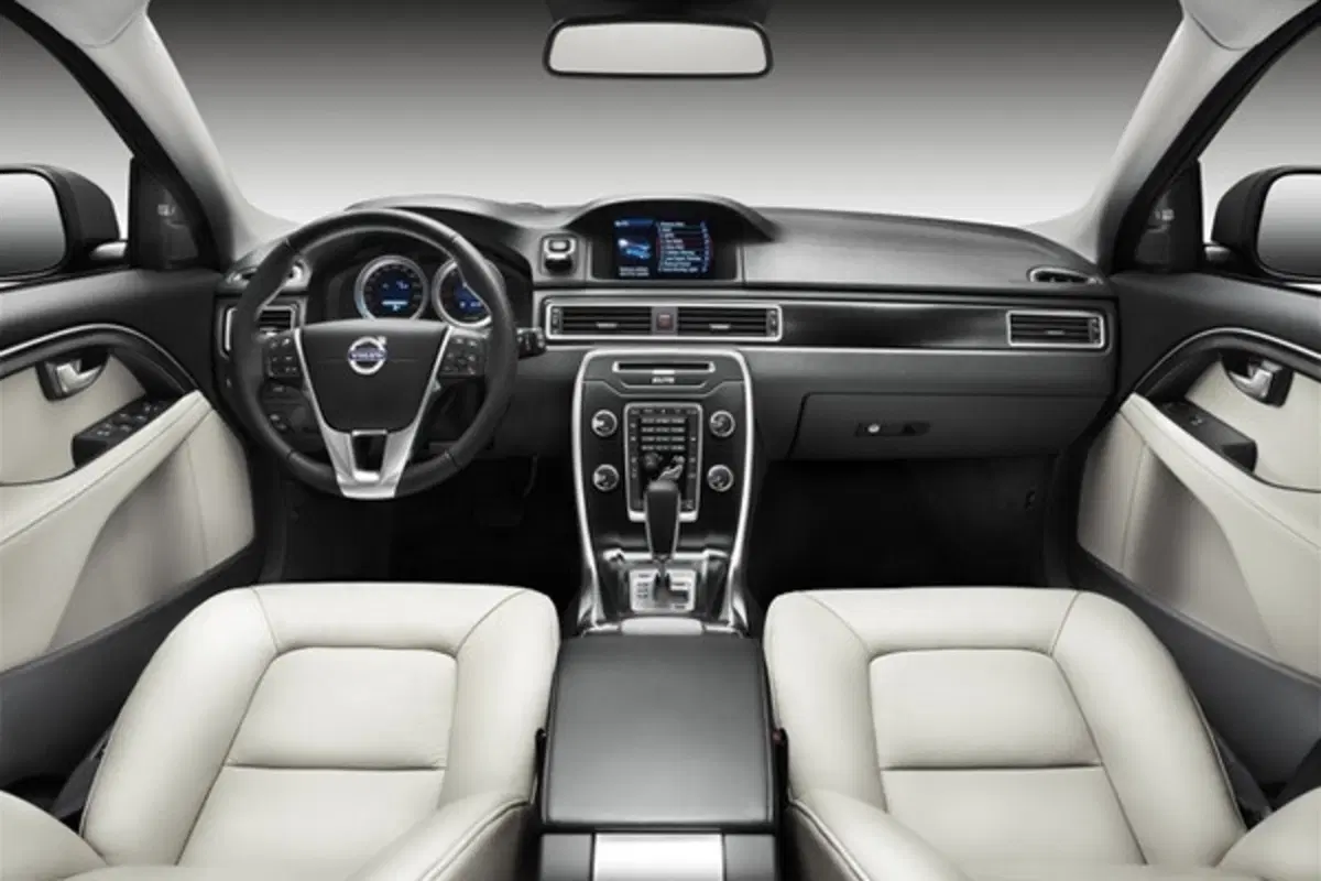 Volvo XC70, V70 e S80: 215 CV per il D5 (9)