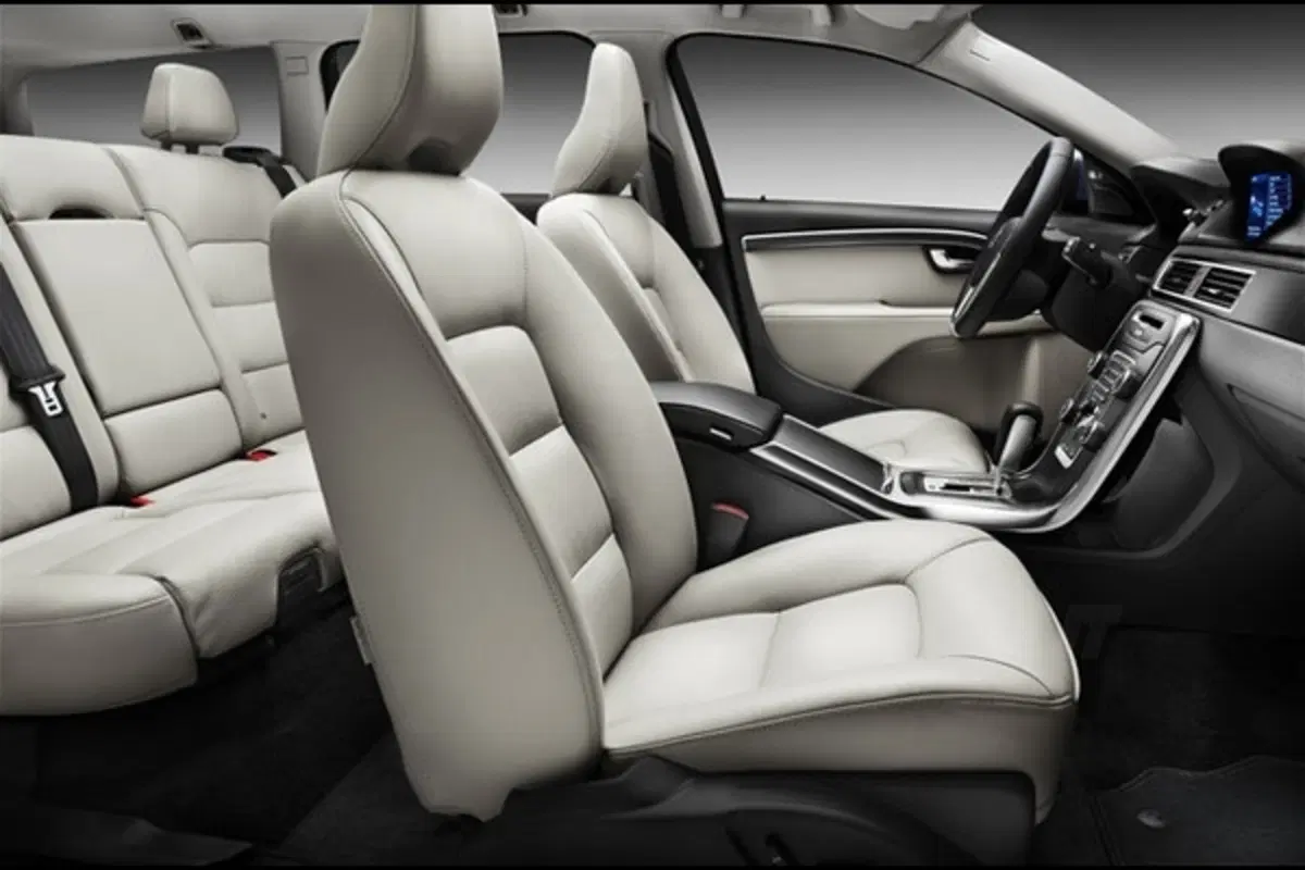 Volvo XC70, V70 e S80: 215 CV per il D5 (10)