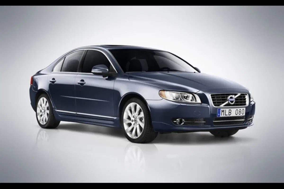 Volvo XC70, V70 e S80: 215 CV per il D5 (11)