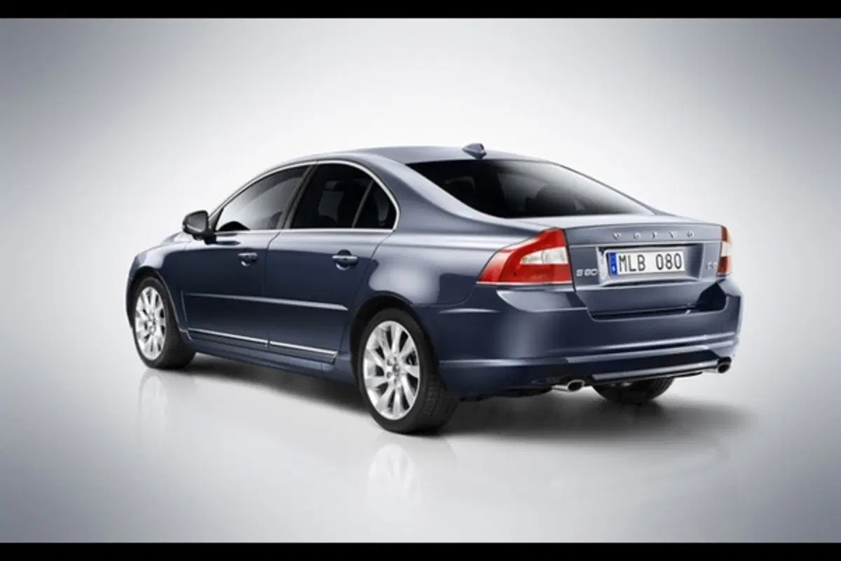 Volvo XC70, V70 e S80: 215 CV per il D5 (12)