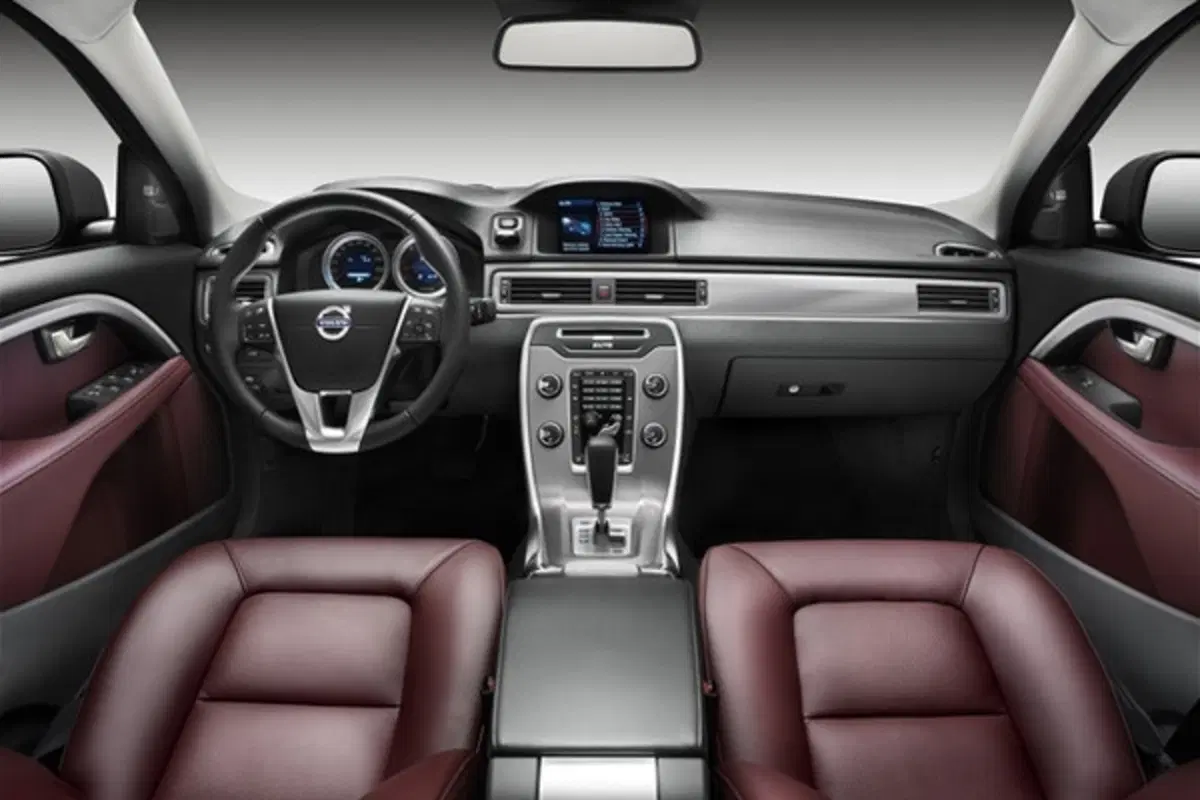 Volvo XC70, V70 e S80: 215 CV per il D5 (14)