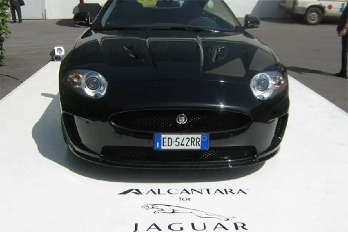 Alcantara for Jaguar: a Milano il Giaguaro stupisce (4)