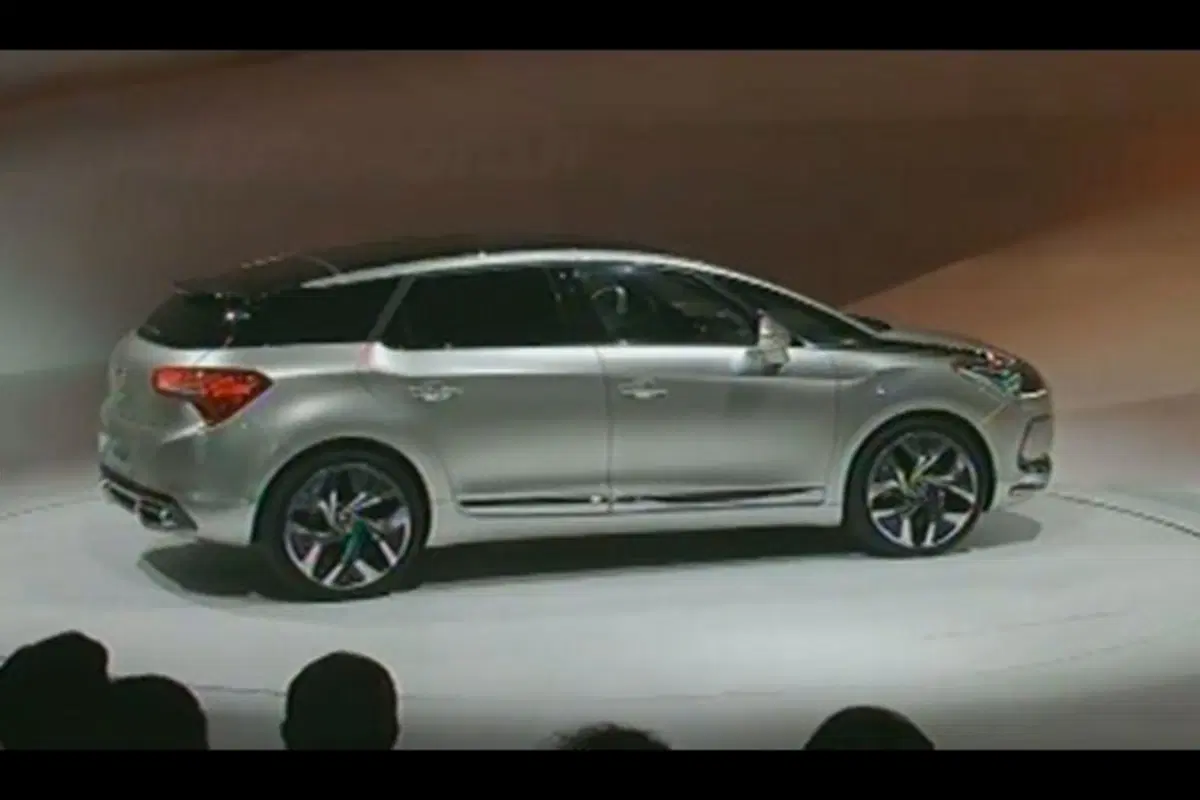 Citroen DS5 - prime immagini da Shanghai (6)