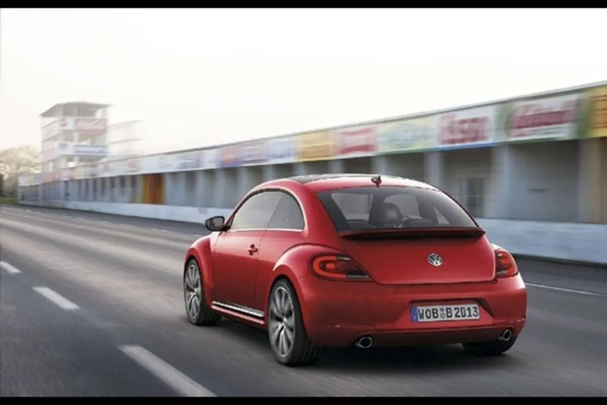 Volkswagen New Beetle - foto ed informazioni ufficiali (2)