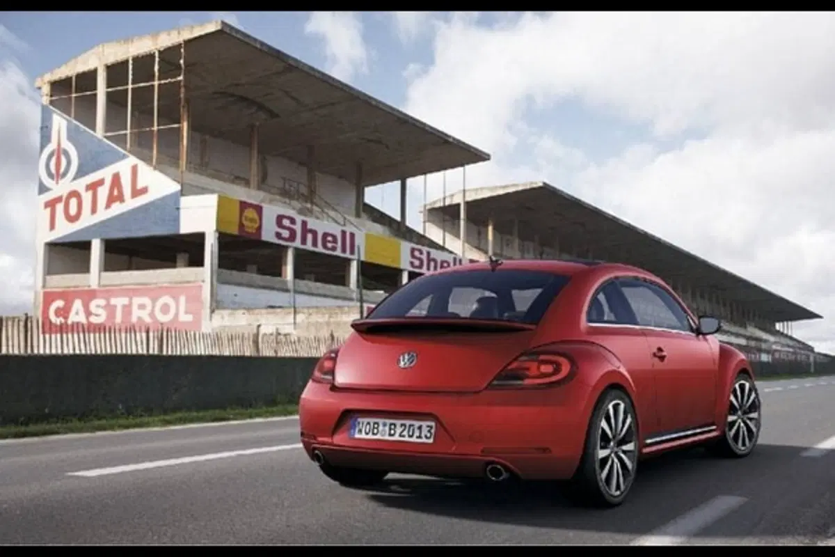 Volkswagen New Beetle - foto ed informazioni ufficiali (4)
