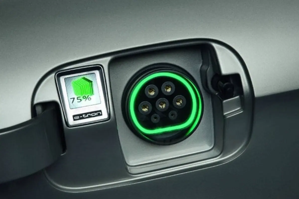 Audi A3 e-tron Concept (8)