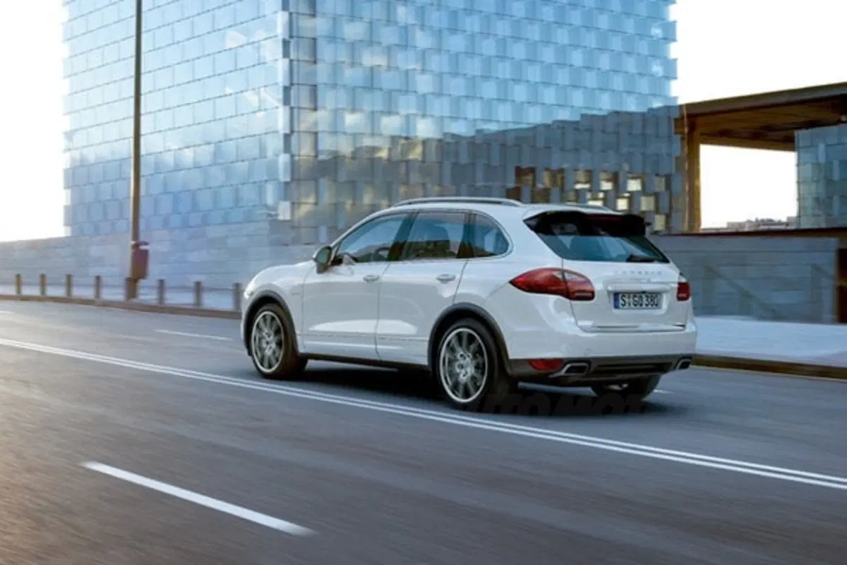 Porsche Cayenne M.Y. 2012: nuovo V6 diesel (2)