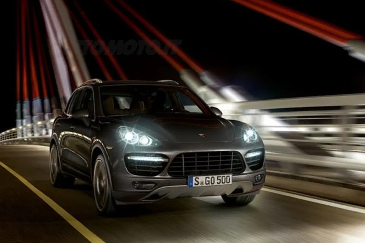 Cayenne Turbo M.Y. 2012: ecco il powerkit da 540 CV (3)