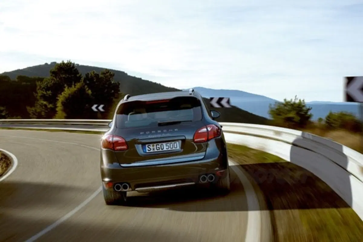 Cayenne Turbo M.Y. 2012: ecco il powerkit da 540 CV (5)