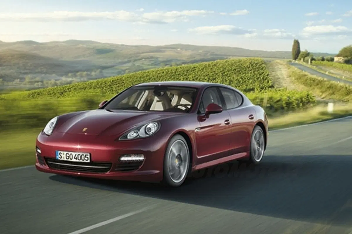 Porsche Panamera M.Y. 2012