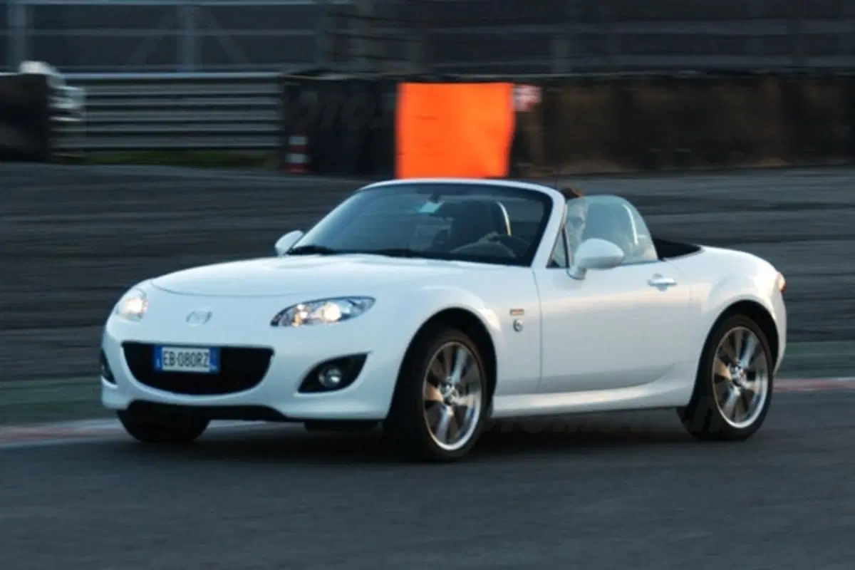 Mazda MX-5 20th Anniversary (7)