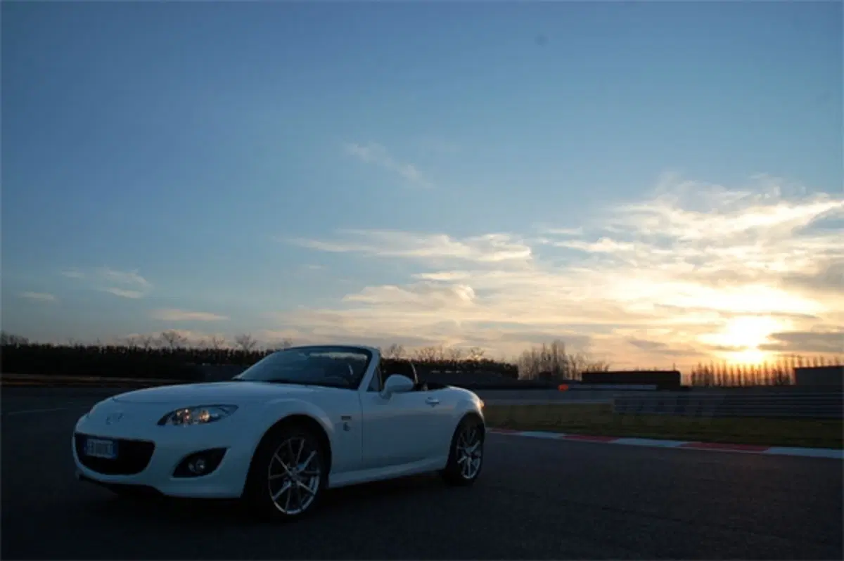 Mazda MX-5 20th Anniversary (8)