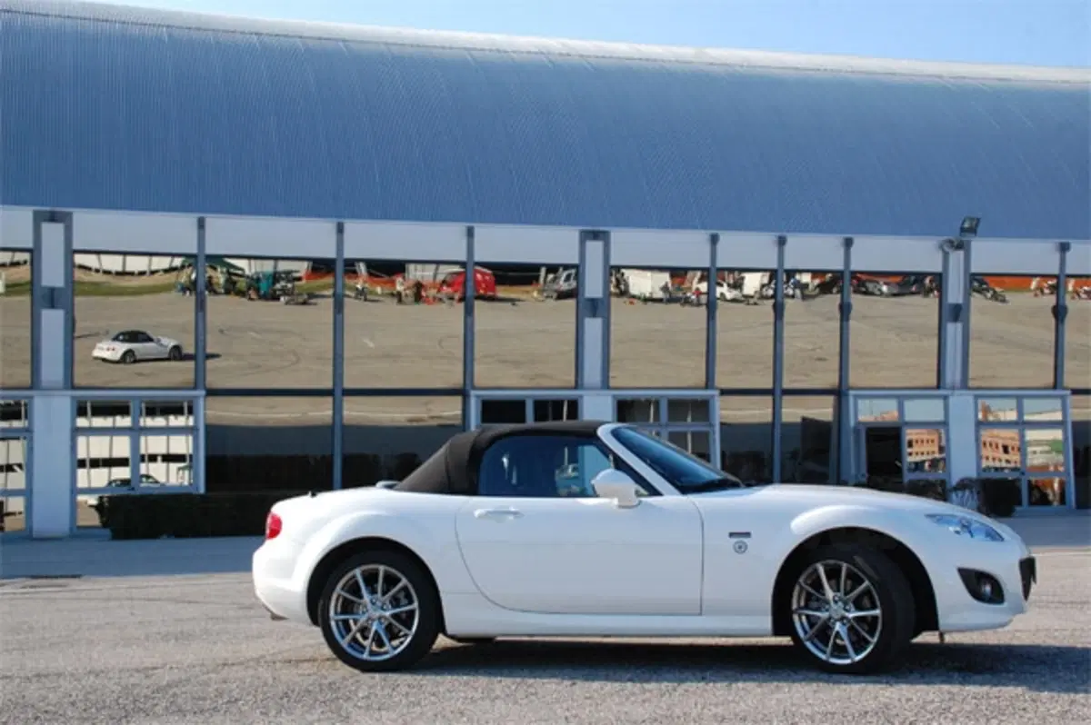 Mazda MX-5 20th Anniversary (10)