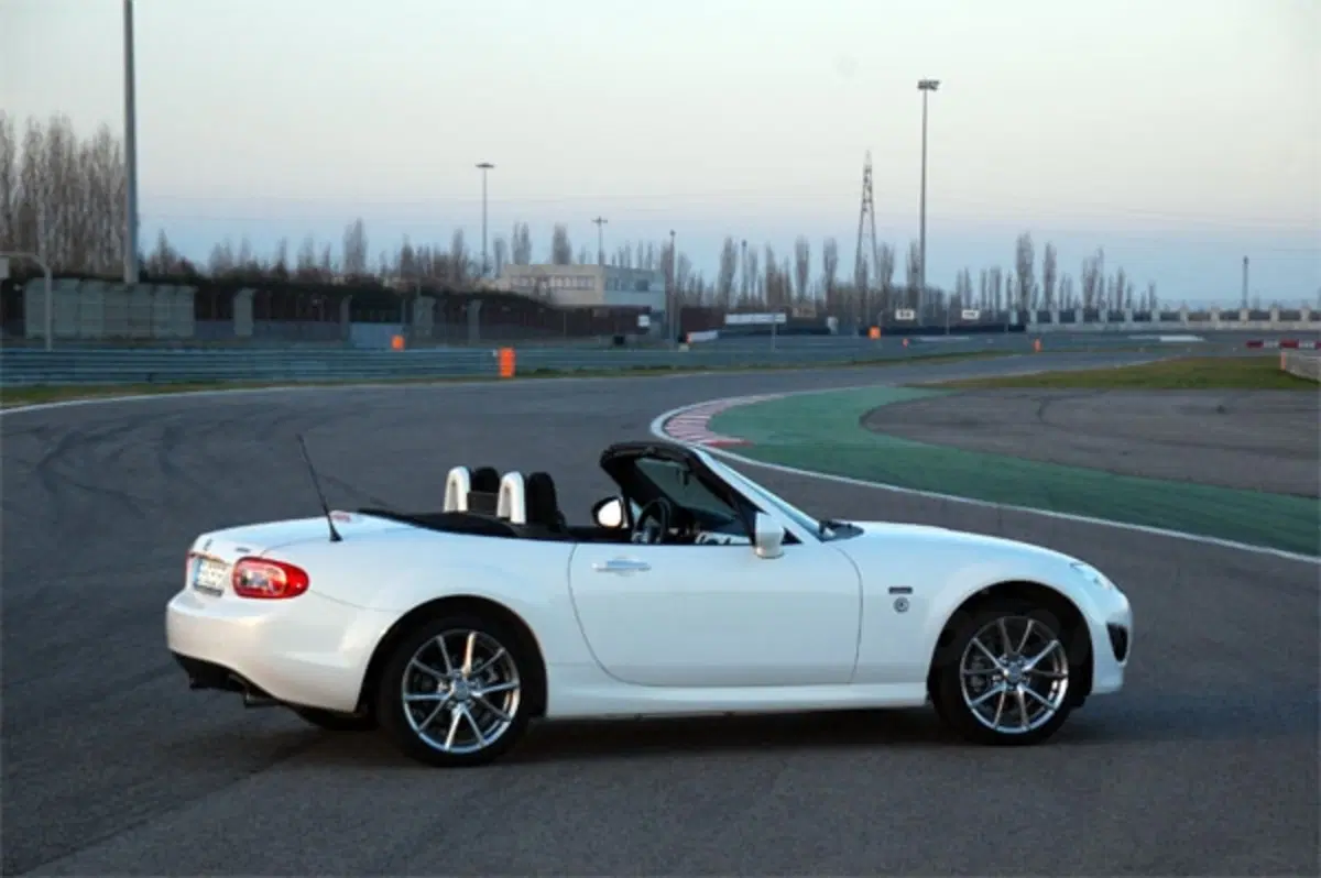 Mazda MX-5 20th Anniversary (12)
