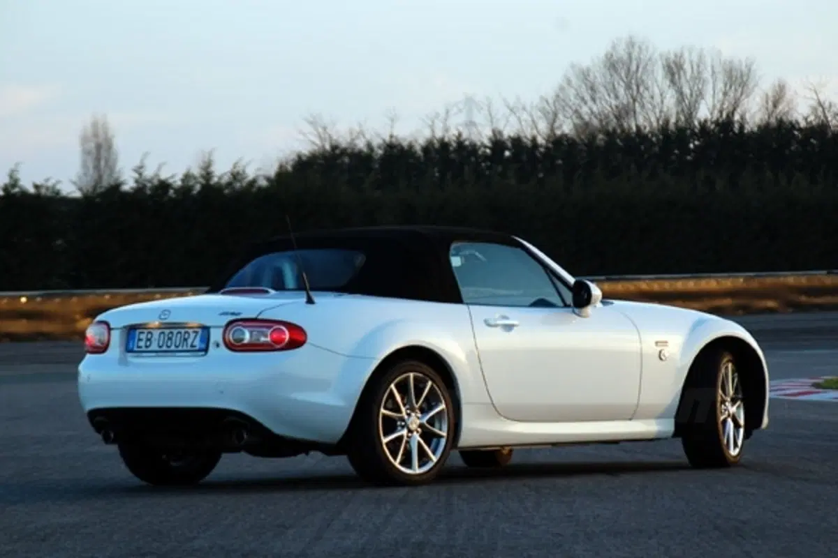 Mazda MX-5 20th Anniversary (14)