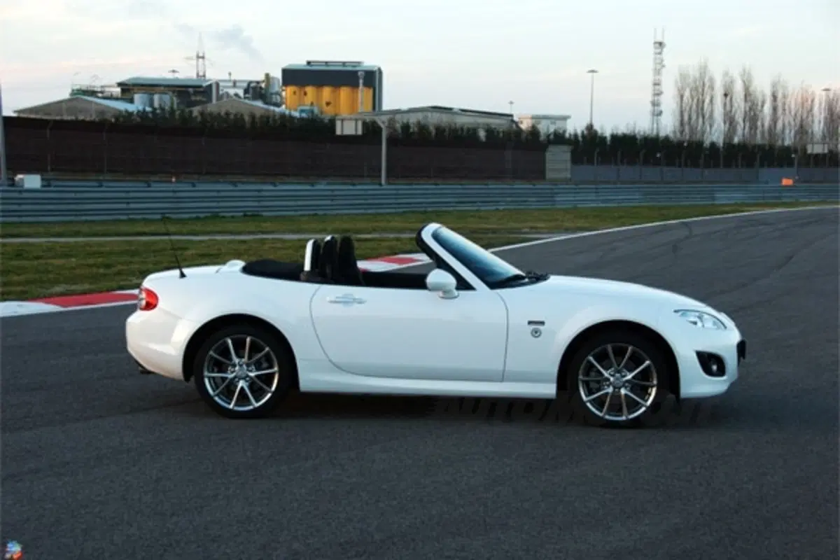 Mazda MX-5 20th Anniversary (16)