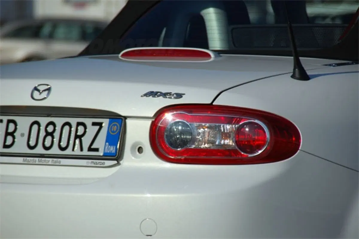 Mazda MX-5 20th Anniversary (26)