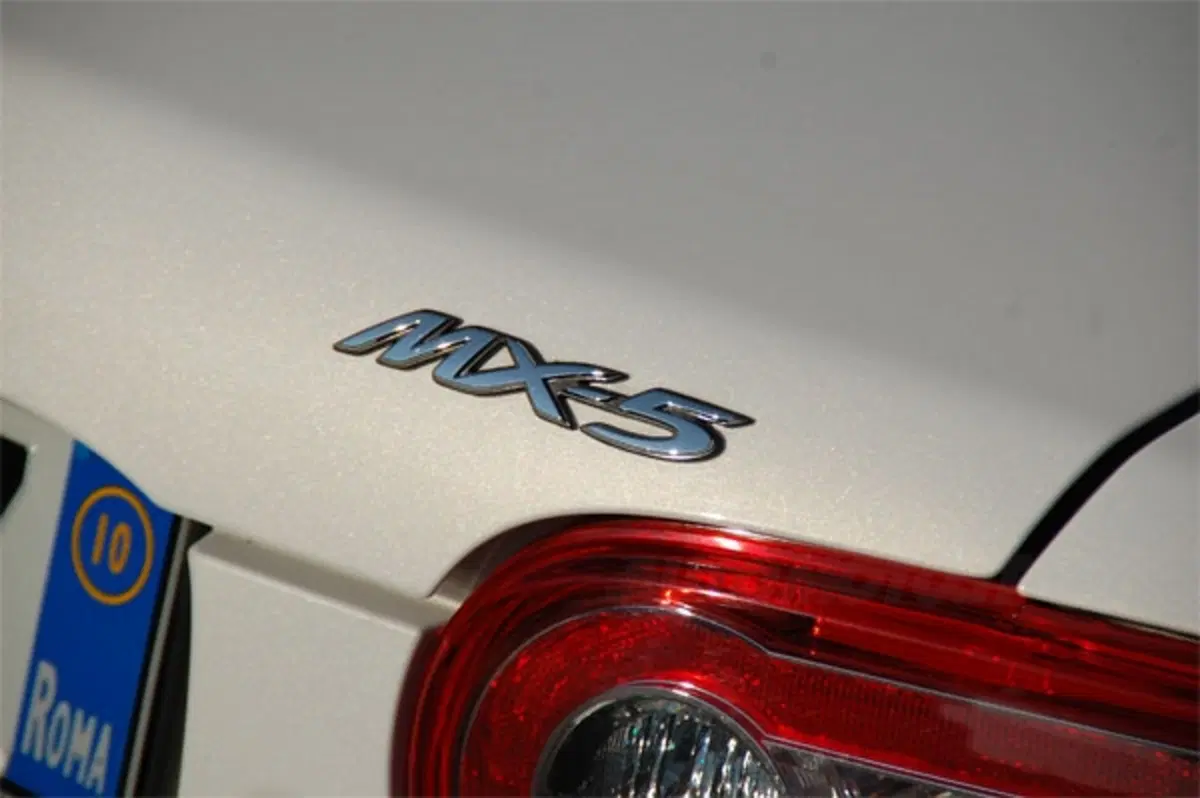 Mazda MX-5 20th Anniversary (27)