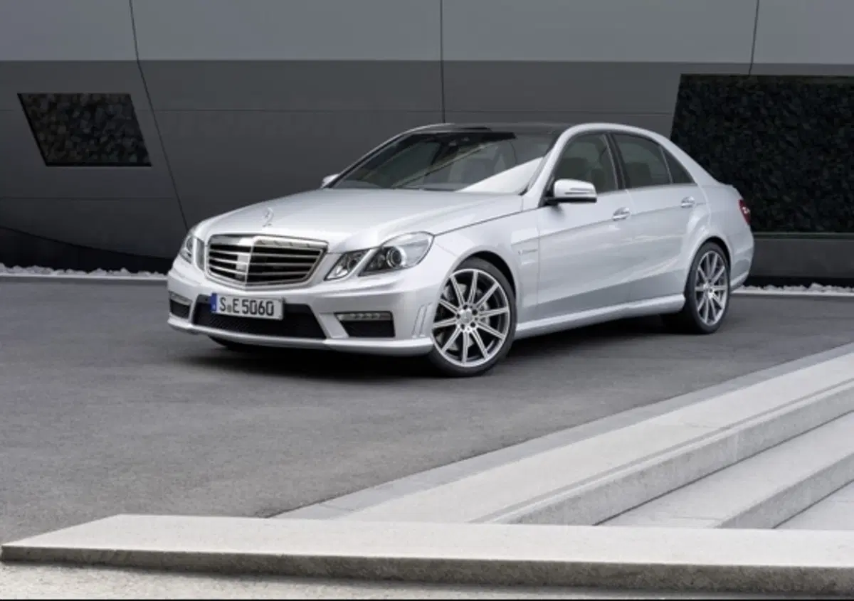 Mercedes Classe E 63 AMG: nuovo V8 biturbo
