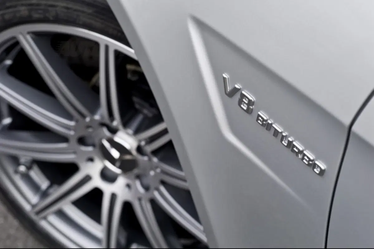 Mercedes Classe E 63 AMG: nuovo V8 biturbo (8)