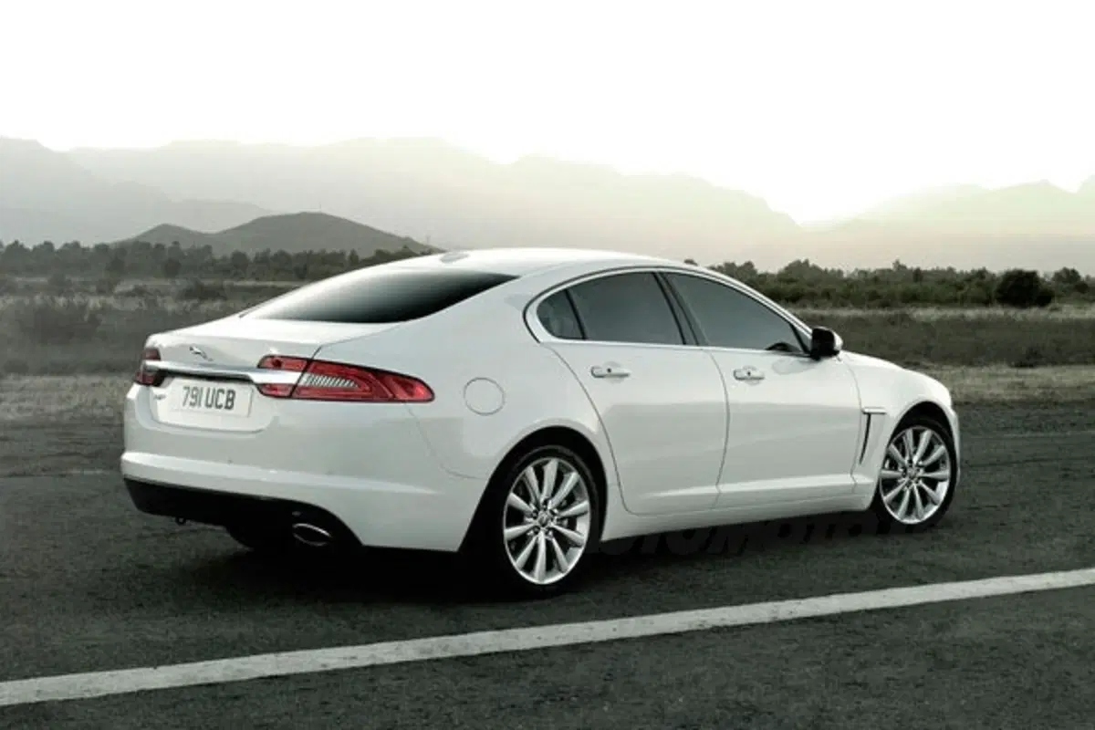 Jaguar XF restyling (3)