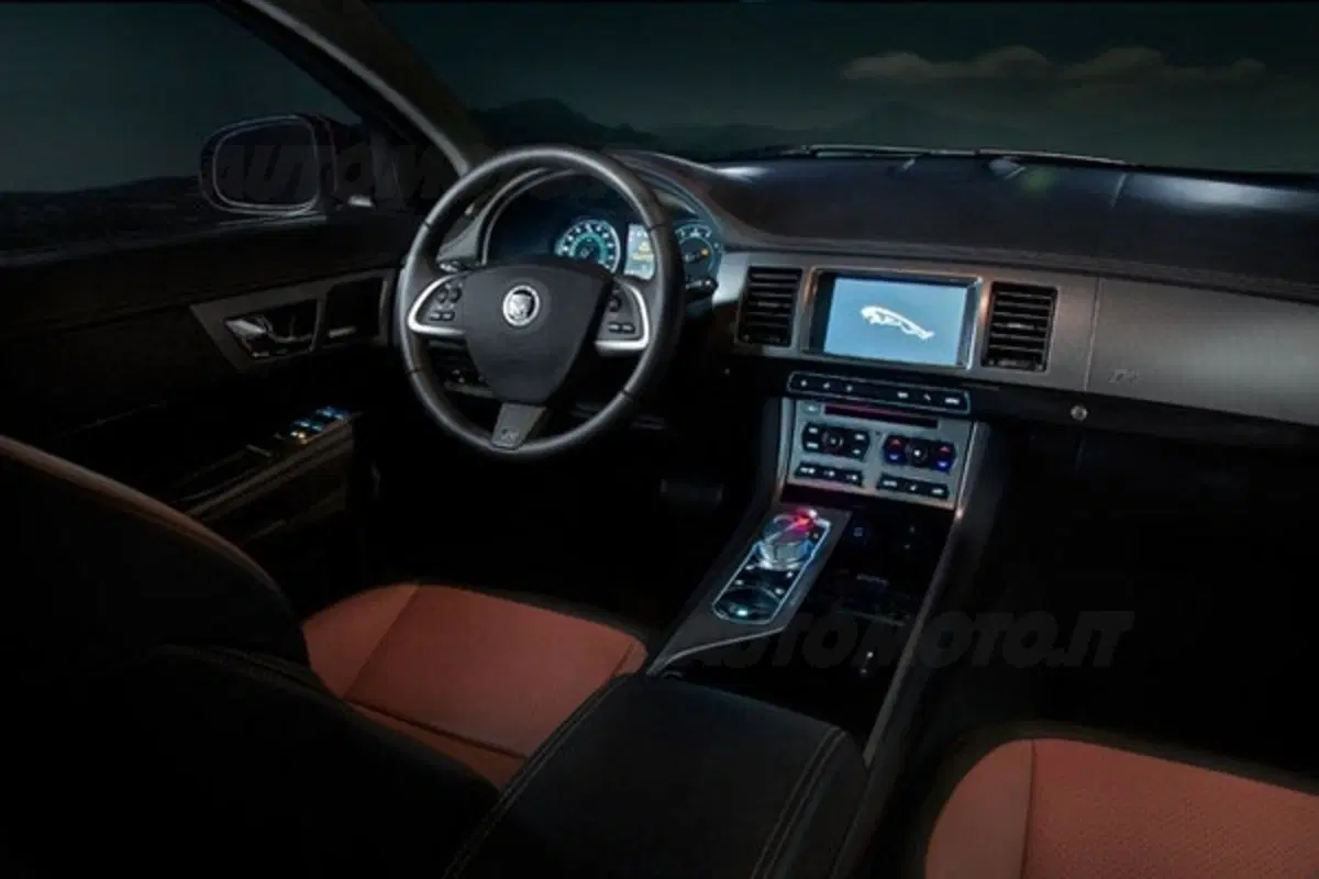 Jaguar XF restyling (8)