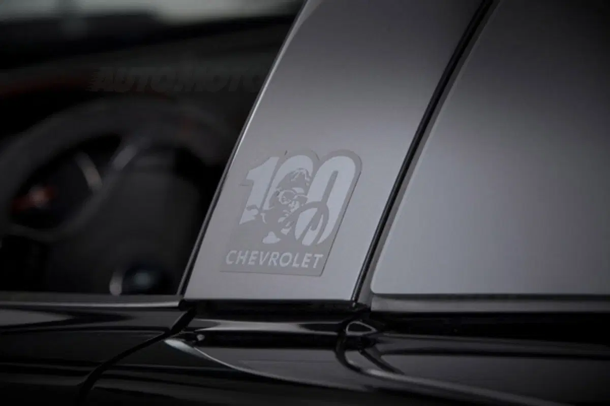 Chevrolet Corvette M.Y. 2012 (6)