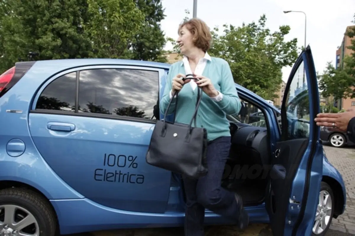 Peugeot iOn protagonista al PinC (2)