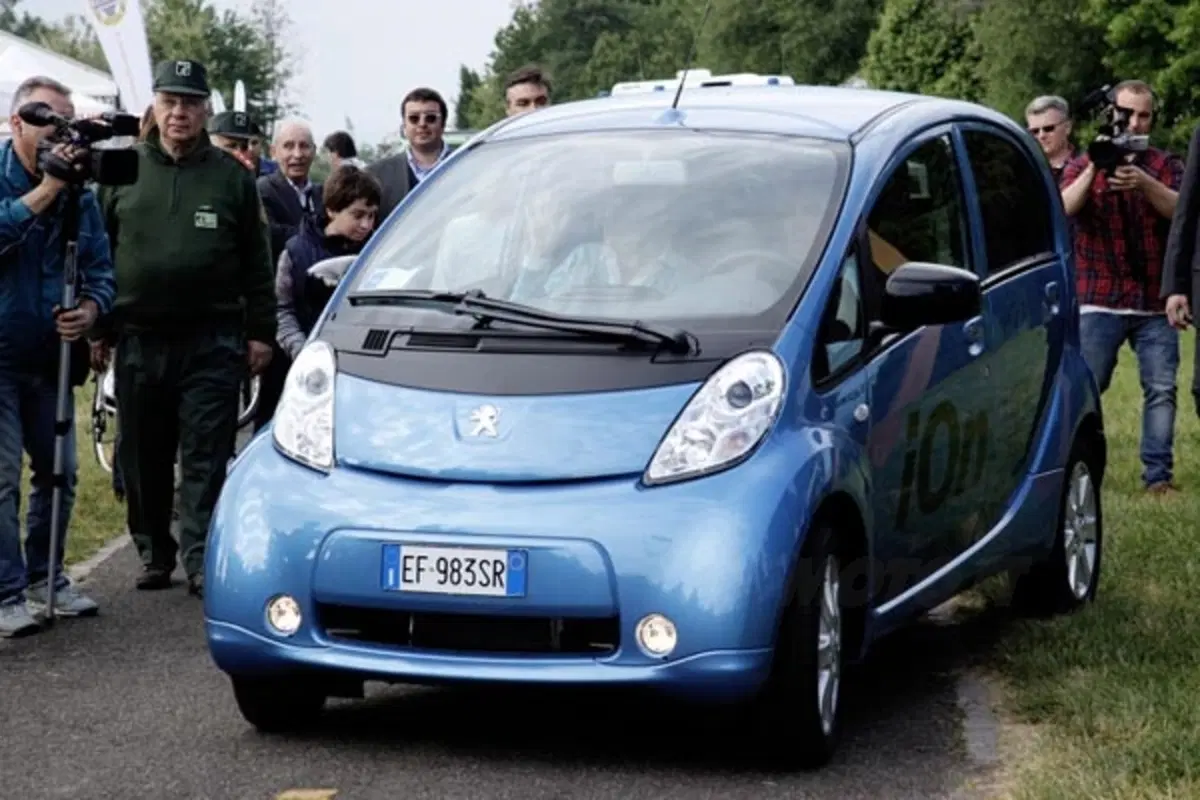 Peugeot iOn protagonista al PinC (5)