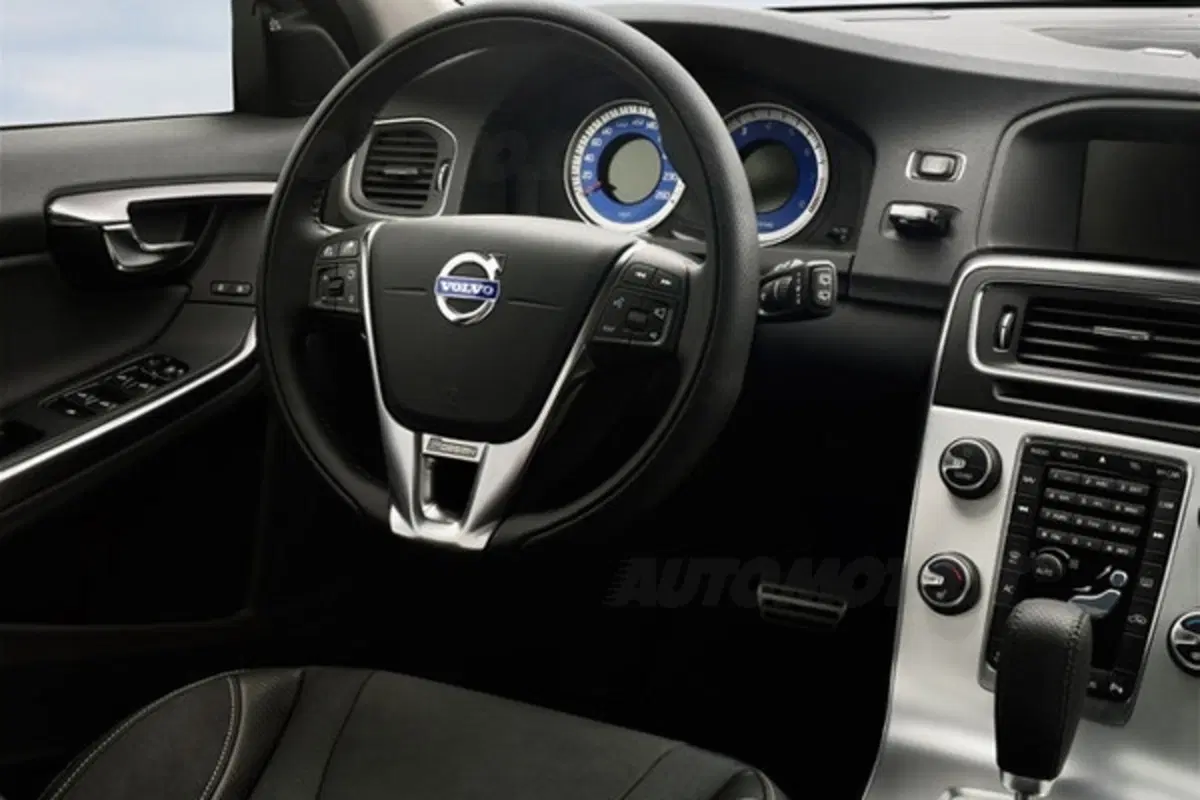 Volvo S60 e XC60 R-Design M.Y. 2012 (5)