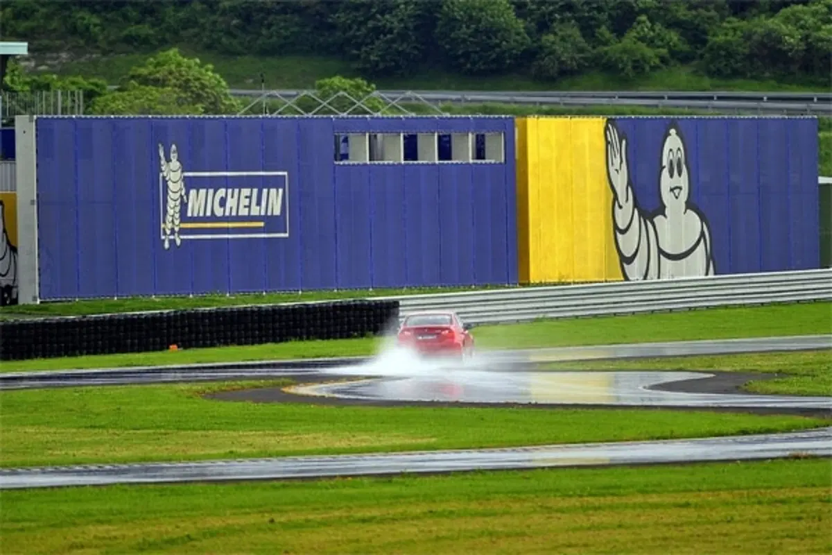 Report - Come nasce un pneumatico Michelin (2)