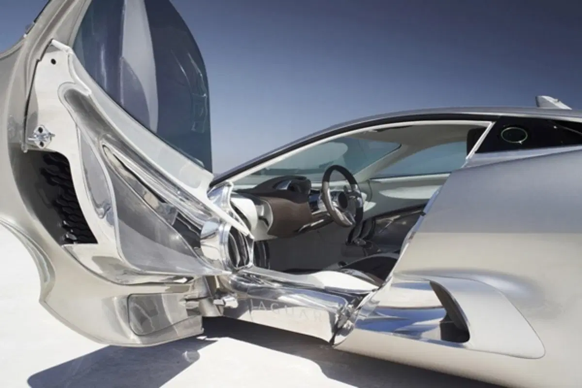 Jaguar C-X75: via libera del giaguaro (20)