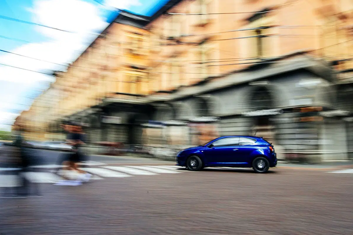 Quale comprare, Confronto: Alfa Romeo Mito 1.4 Vs Seat Ibiza SC 1.0 (8)