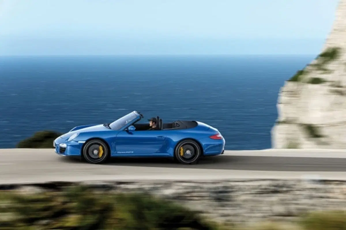 Porsche 911 Carrera 4 GTS (6)