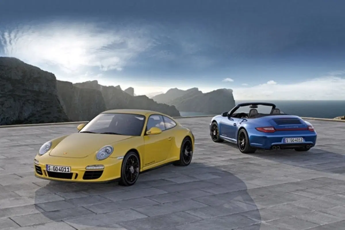 Porsche 911 Carrera 4 GTS (7)