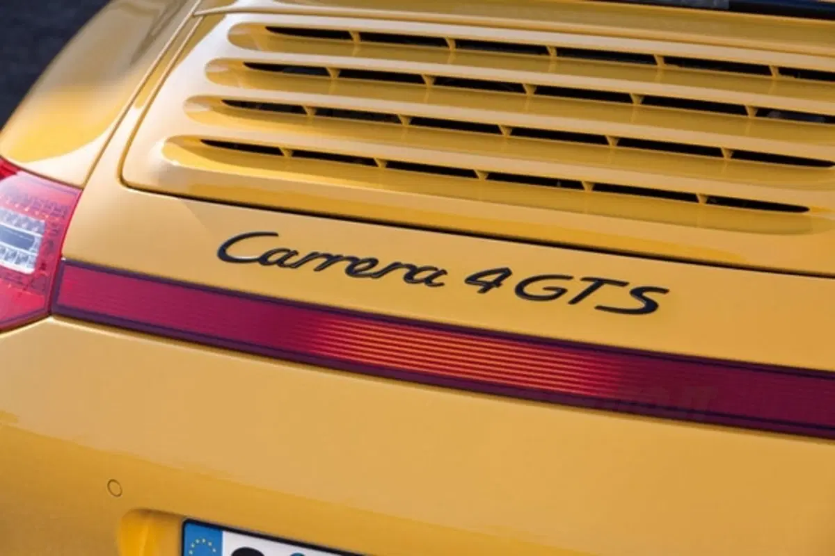 Porsche 911 Carrera 4 GTS (10)
