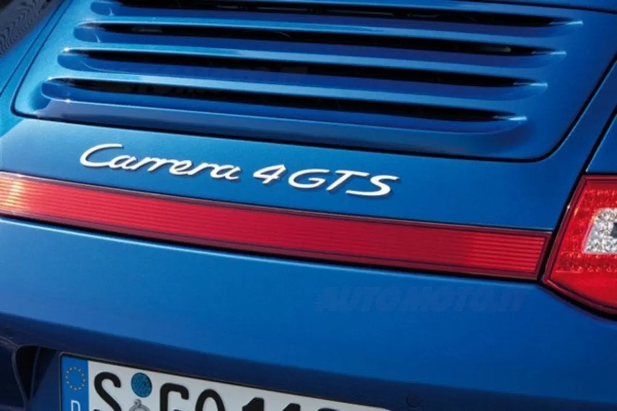 Porsche 911 Carrera 4 GTS (13)