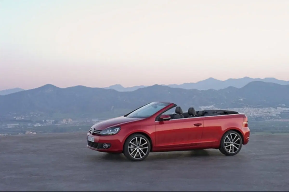 Volkswagen Golf Cabrio - costa 23.900 euro (7)