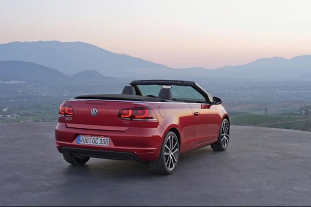 Volkswagen Golf Cabrio - costa 23.900 euro (9)