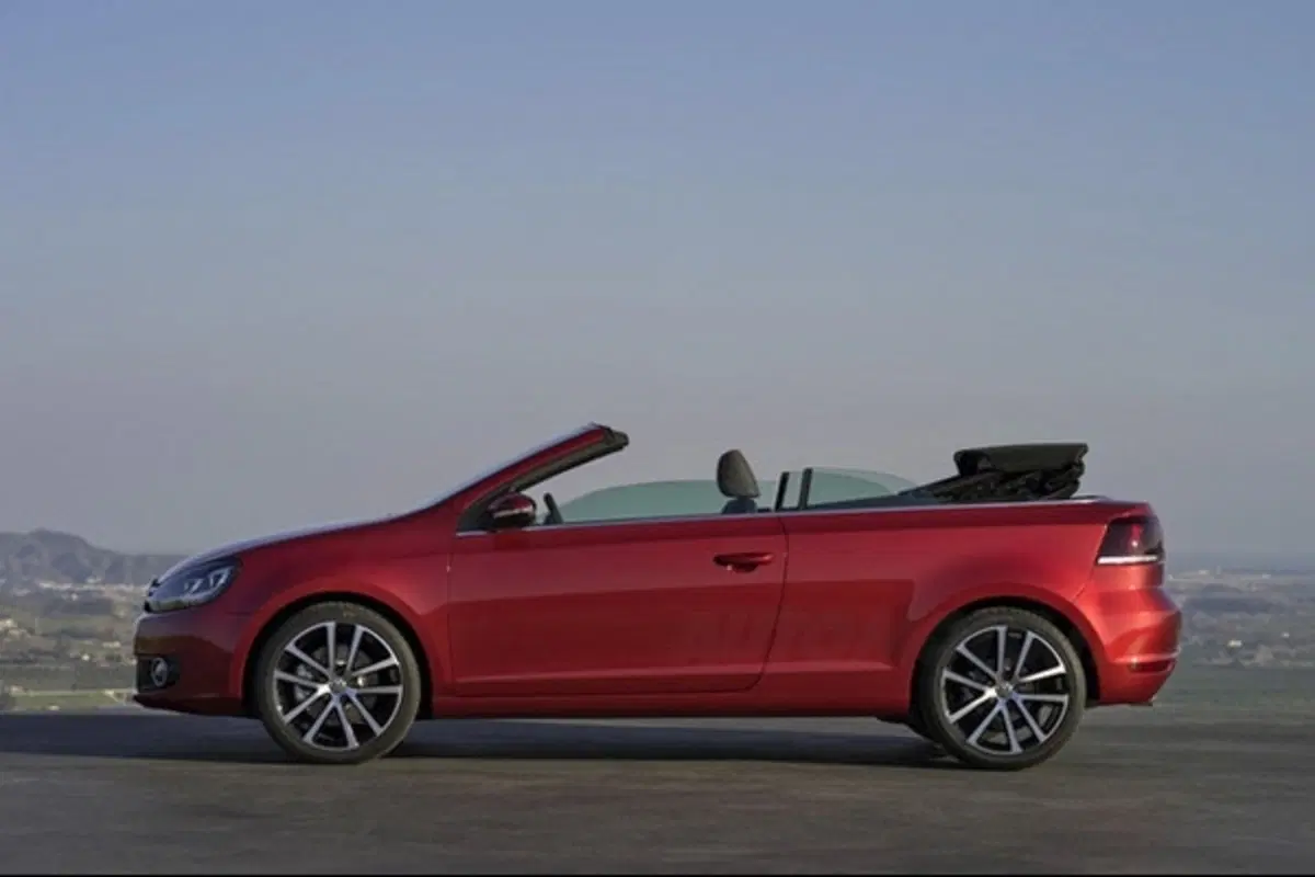 Volkswagen Golf Cabrio - costa 23.900 euro (15)