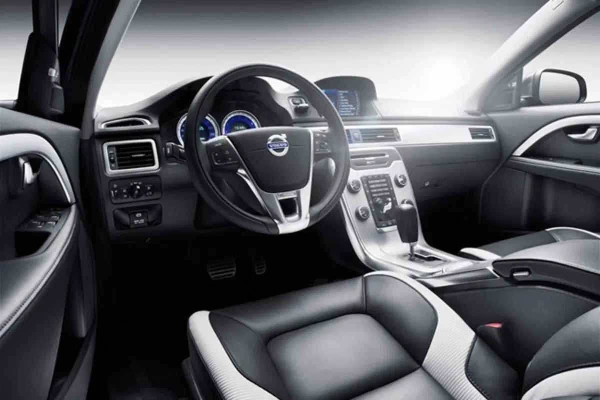 Volvo: in arrivo V70 R-Design ed S80 Executive (5)