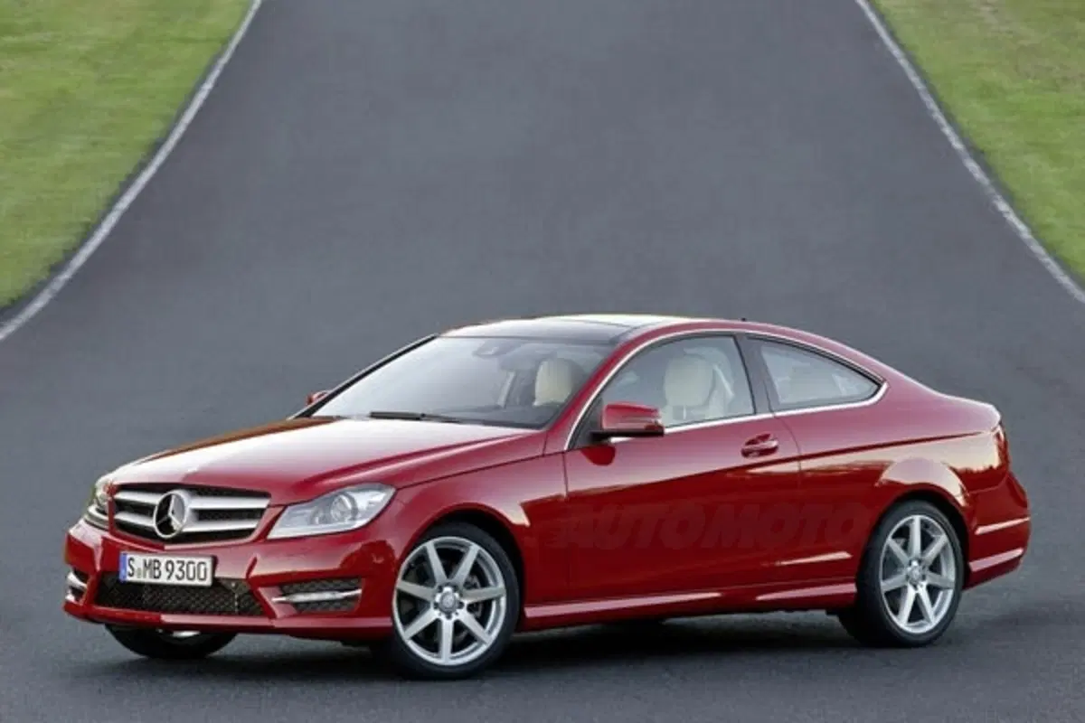 Mercedes Classe C Coupè: quanto costa (13)